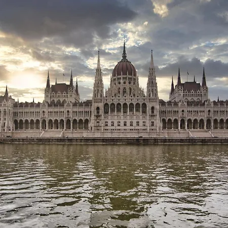 Hotel Eurostars Danube 4*