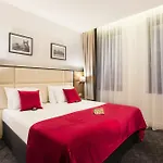 מלון Eurostars Danube 4*